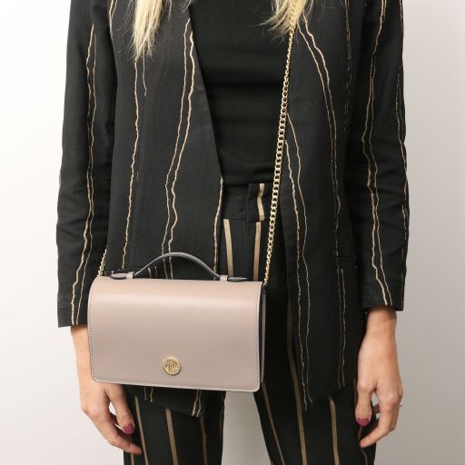 Opera - Leather clutch with chain strap